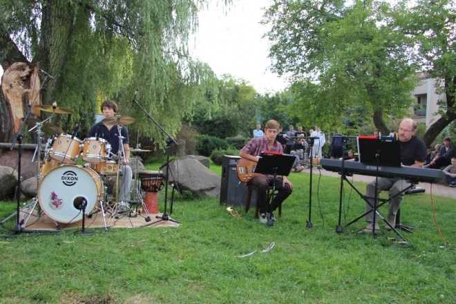 Art Czwartek: Deszcz w butach - recital Klaudii Miłoszewskiej [10 VIII 2012] - zdjęcie #13 - eOstroleka.pl