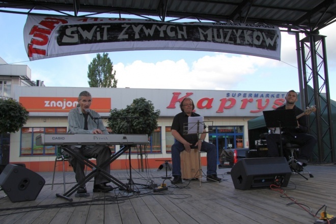 Nastoje we dwoje: Koncert zespołu Świt żywych muzyków [11 VIII 2012]] - zdjęcie #9 - eOstroleka.pl