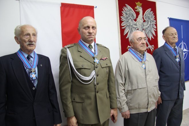 Święto Wojska Polskiego: Medale odznaczenia i podziękowania [14 VIII 2012] - zdjęcie #3 - eOstroleka.pl