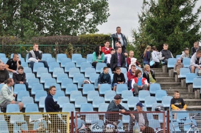 Narew Ostrołęka - Ostrovia Ostrów Mazowiecka 2:1 [15.08.2012] - zdjęcie #28 - eOstroleka.pl