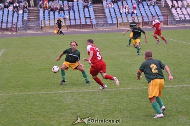 Narew Ostrołęka - Ostrovia Ostrów Mazowiecka 2:1 [15.08.2012] - zdjęcie #15 - eOstroleka.pl