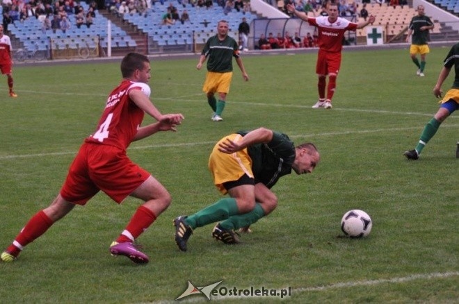 Narew Ostrołęka - Ostrovia Ostrów Mazowiecka 2:1 [15.08.2012] - zdjęcie #9 - eOstroleka.pl
