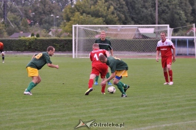 Narew Ostrołęka - Ostrovia Ostrów Mazowiecka 2:1 [15.08.2012] - zdjęcie #8 - eOstroleka.pl