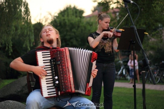 Art Czwartek: Cyjarz na Dachu [23.08.2012] - zdjęcie #13 - eOstroleka.pl