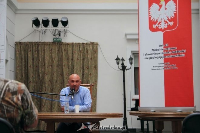 Promocja książki Bestie Tadeusza Płużańskiego [24.08.2012] - zdjęcie #7 - eOstroleka.pl