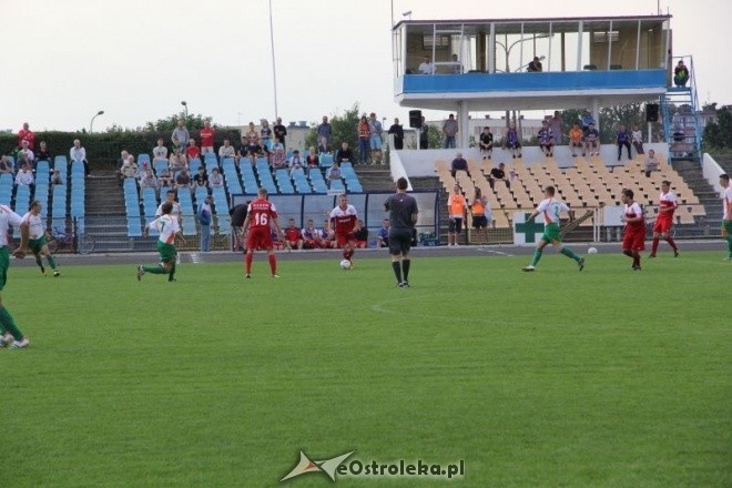 VI ligi: Narew Ostrołęka - Wkra Żuromin [25.08.2012] - zdjęcie #34 - eOstroleka.pl