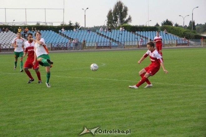 VI ligi: Narew Ostrołęka - Wkra Żuromin [25.08.2012] - zdjęcie #22 - eOstroleka.pl