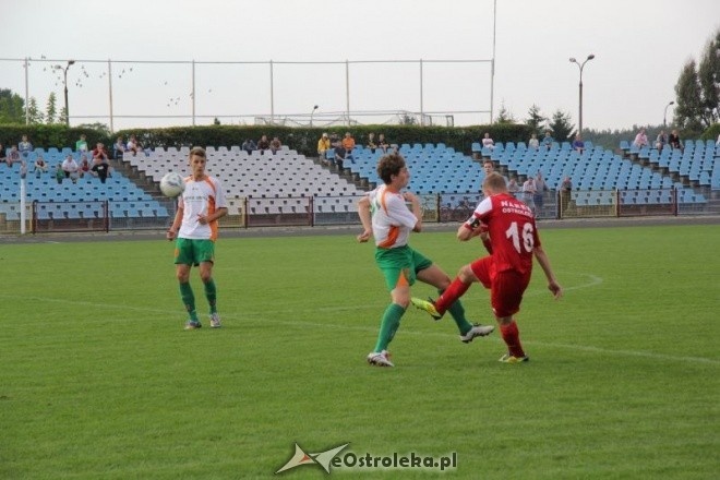 VI ligi: Narew Ostrołęka - Wkra Żuromin [25.08.2012] - zdjęcie #10 - eOstroleka.pl