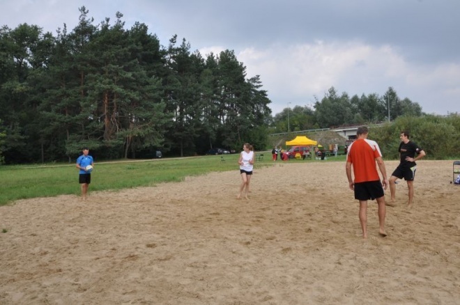 Huragan wygrał IV Otwarty Turniej Plażowej Piłki Siatkowej Mikstów [26.08.2012] - zdjęcie #9 - eOstroleka.pl