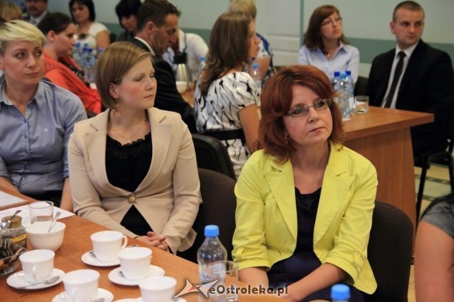 35 nauczycieli otrzymało akty nadania na wyższe stopnie zawodowe [29.08.2012] - zdjęcie #12 - eOstroleka.pl