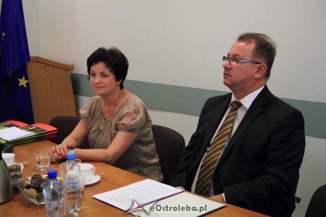 35 nauczycieli otrzymało akty nadania na wyższe stopnie zawodowe [29.08.2012] - zdjęcie #13 - eOstroleka.pl