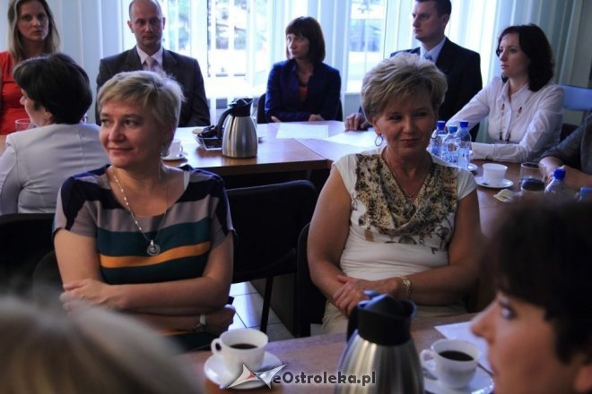 35 nauczycieli otrzymało akty nadania na wyższe stopnie zawodowe [29.08.2012] - zdjęcie #19 - eOstroleka.pl