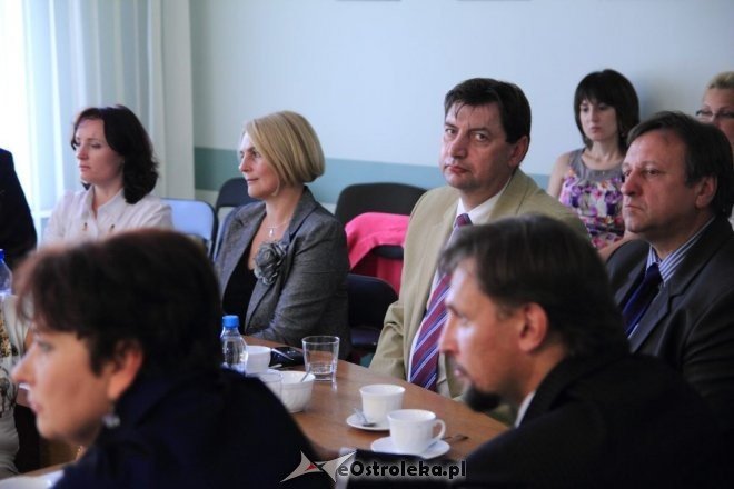 35 nauczycieli otrzymało akty nadania na wyższe stopnie zawodowe [29.08.2012] - zdjęcie #25 - eOstroleka.pl