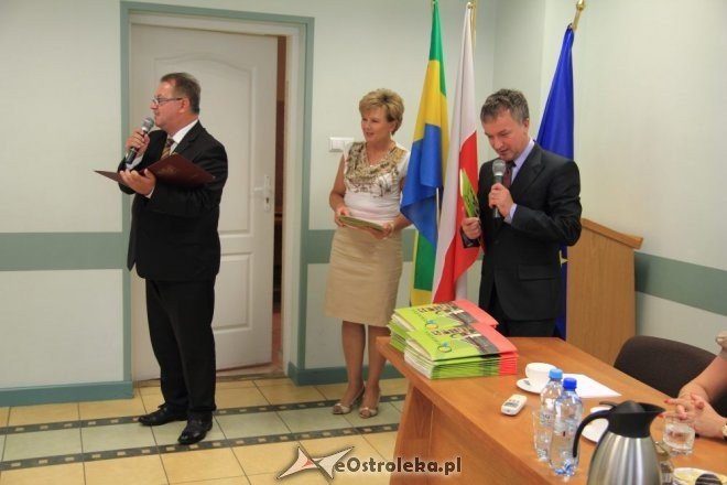 35 nauczycieli otrzymało akty nadania na wyższe stopnie zawodowe [29.08.2012] - zdjęcie #31 - eOstroleka.pl
