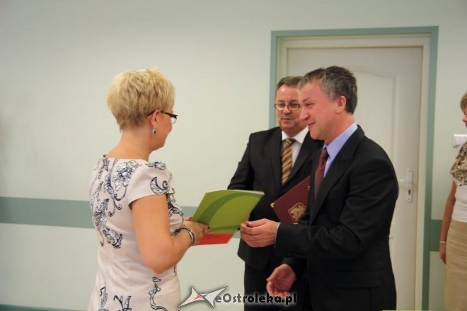 35 nauczycieli otrzymało akty nadania na wyższe stopnie zawodowe [29.08.2012] - zdjęcie #33 - eOstroleka.pl