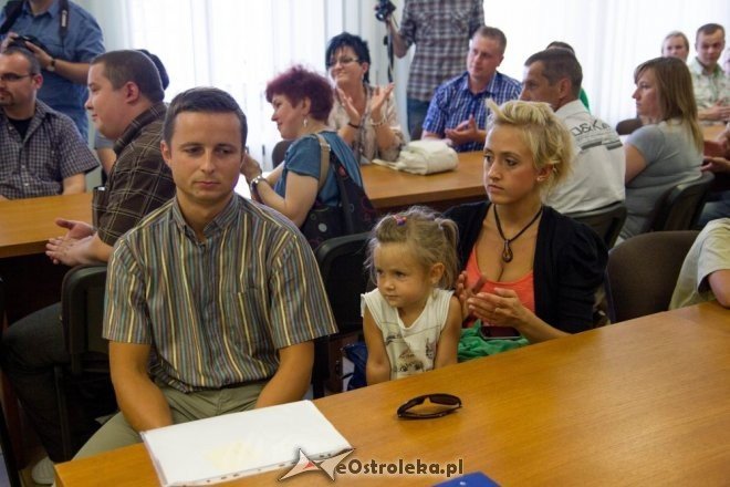 Przekazanie kluczy do nowych mieszkań OTBS [31.08.2012] - zdjęcie #53 - eOstroleka.pl