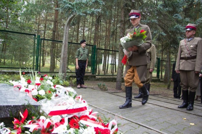73. rocznica wybuchu II wojny światowej [1 IX 2012] - zdjęcie #23 - eOstroleka.pl