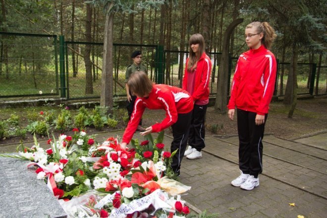 73. rocznica wybuchu II wojny światowej [1 IX 2012] - zdjęcie #11 - eOstroleka.pl