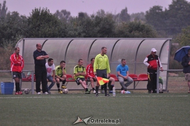 Liga Okręgowa: Korona HiD - Makowianka Maków Maz. 1:0 [1.09.2012] - zdjęcie #19 - eOstroleka.pl