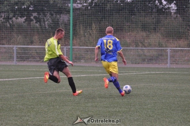 Liga Okręgowa: Korona HiD - Makowianka Maków Maz. 1:0 [1.09.2012] - zdjęcie #15 - eOstroleka.pl