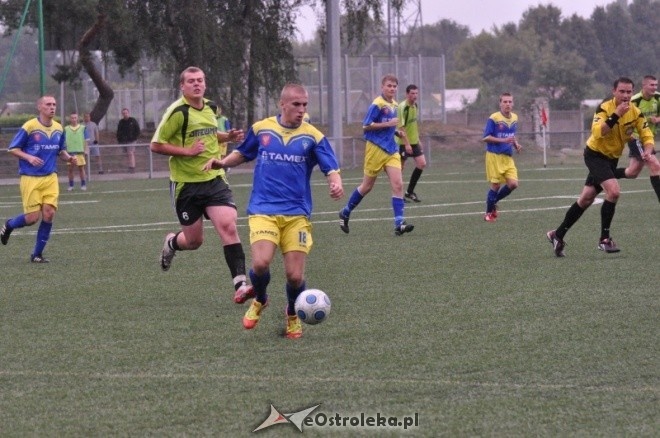 Liga Okręgowa: Korona HiD - Makowianka Maków Maz. 1:0 [1.09.2012] - zdjęcie #13 - eOstroleka.pl