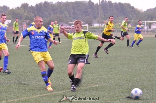 Liga Okręgowa: Korona HiD - Makowianka Maków Maz. 1:0 [1.09.2012] - zdjęcie #11 - eOstroleka.pl