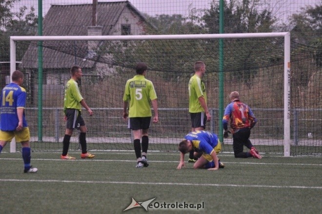 Liga Okręgowa: Korona HiD - Makowianka Maków Maz. 1:0 [1.09.2012] - zdjęcie #9 - eOstroleka.pl