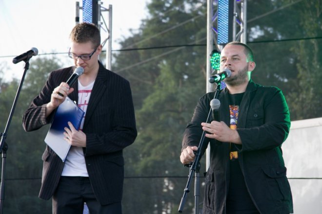 Olszewo Borki: Tłumy osób na dożynkach gminno parafialnych [2 IX 2012] - zdjęcie #16 - eOstroleka.pl