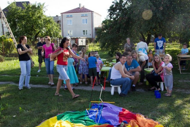 „Spotkanie przed pierwszy dzwonkiem” na osiedlu Łęczysk [2 IX 2012]  - zdjęcie #8 - eOstroleka.pl