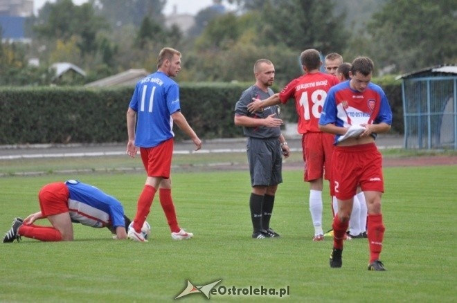 III Liga: Narew Ostrołęka - Błękitni Raciąż [5.09.2012] - zdjęcie #11 - eOstroleka.pl