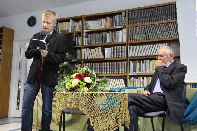Wieczór w Arce: Spotkanie z Alfredem Sierzputowskim [6 IX 2012] - zdjęcie #4 - eOstroleka.pl