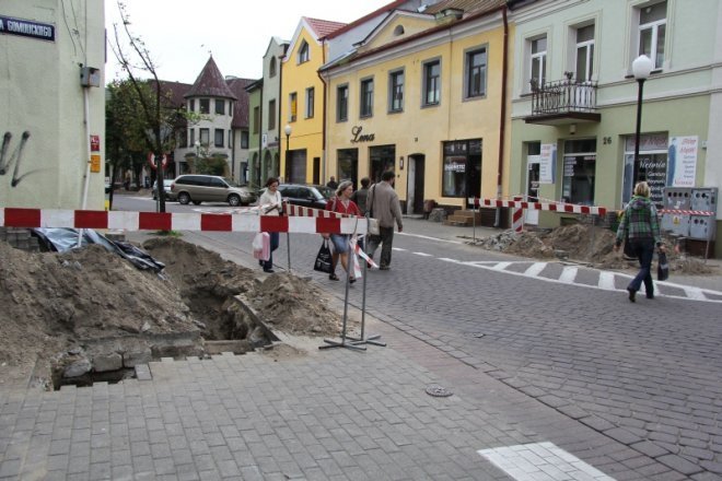 Prace przy wymianie sieci energetycznej na starym mieście [7 IX 2012] - zdjęcie #4 - eOstroleka.pl