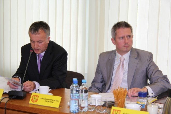 XXX sesja Rady Miasta: Minuta ciszy, podziękowania i gratulacje [7 IX 2012] - zdjęcie #28 - eOstroleka.pl
