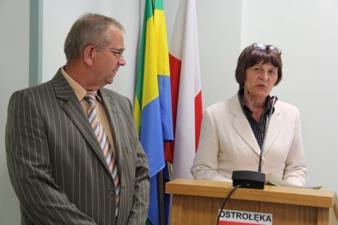 XXX sesja Rady Miasta: Minuta ciszy, podziękowania i gratulacje [7 IX 2012] - zdjęcie #2 - eOstroleka.pl