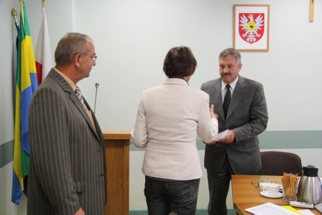 XXX sesja Rady Miasta: Minuta ciszy, podziękowania i gratulacje [7 IX 2012] - zdjęcie #1 - eOstroleka.pl