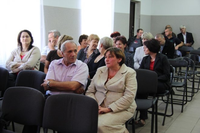 Co śmierdzi w Drwęczy? Przedstawiciele MPK nie pojawili się na spotkaniu z mieszkańcami [10 IX 2012]  - zdjęcie #25 - eOstroleka.pl