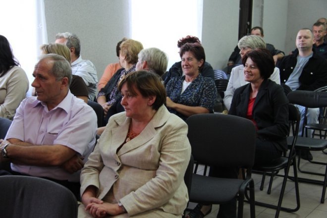 Co śmierdzi w Drwęczy? Przedstawiciele MPK nie pojawili się na spotkaniu z mieszkańcami [10 IX 2012]  - zdjęcie #23 - eOstroleka.pl