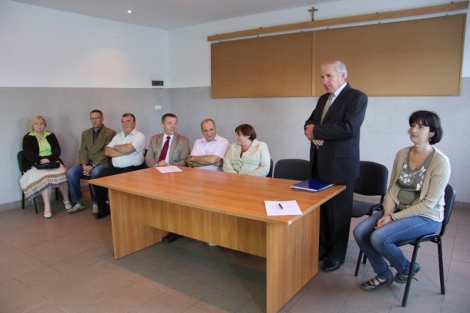 Co śmierdzi w Drwęczy? Przedstawiciele MPK nie pojawili się na spotkaniu z mieszkańcami [10 IX 2012]  - zdjęcie #13 - eOstroleka.pl
