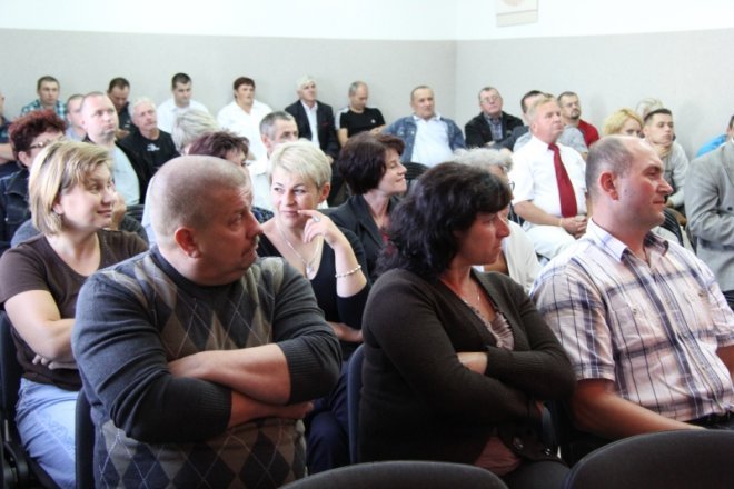 Co śmierdzi w Drwęczy? Przedstawiciele MPK nie pojawili się na spotkaniu z mieszkańcami [10 IX 2012]  - zdjęcie #4 - eOstroleka.pl