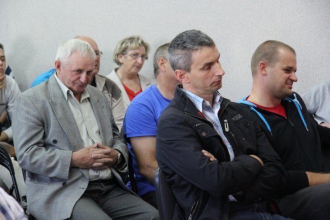 Co śmierdzi w Drwęczy? Przedstawiciele MPK nie pojawili się na spotkaniu z mieszkańcami [10 IX 2012]  - zdjęcie #3 - eOstroleka.pl