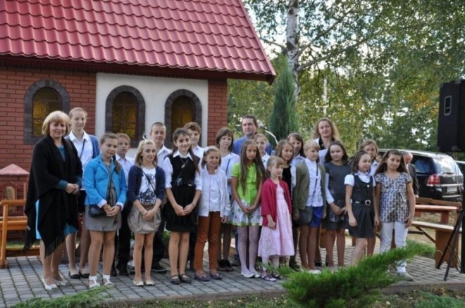 Tłumy pielgrzymów przybyły na odpust do Dąbrówki [10.IX.2012] - zdjęcie #11 - eOstroleka.pl