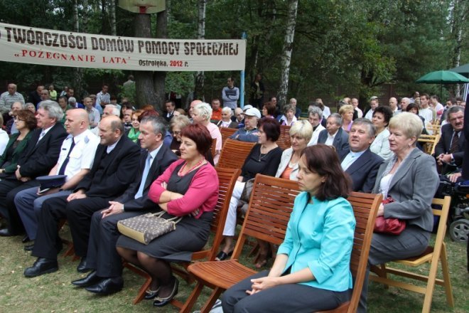XV Przegląd Twórczości Domów Pomocy Społecznej w Ostrołęce [12 IX 2012] - zdjęcie #6 - eOstroleka.pl