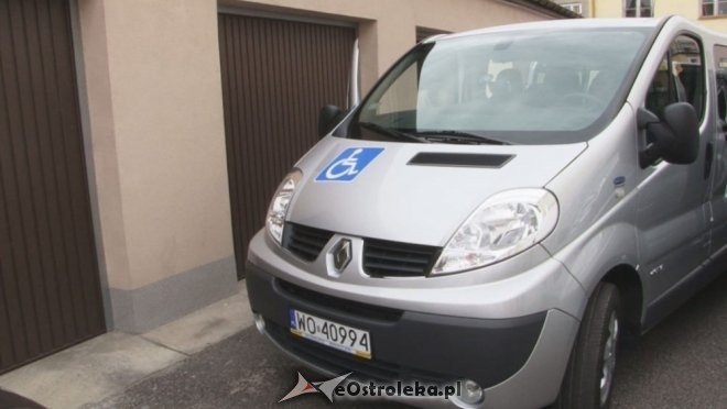 Przekazanie nowych samochodów od PFRON i Urzęd Miasta [12.09.2012] - zdjęcie #17 - eOstroleka.pl