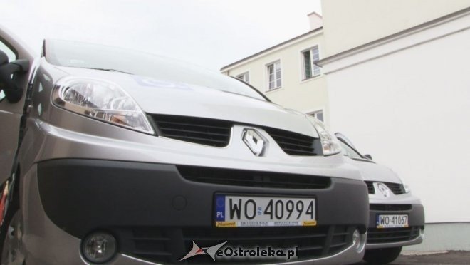 Przekazanie nowych samochodów od PFRON i Urzęd Miasta [12.09.2012] - zdjęcie #15 - eOstroleka.pl