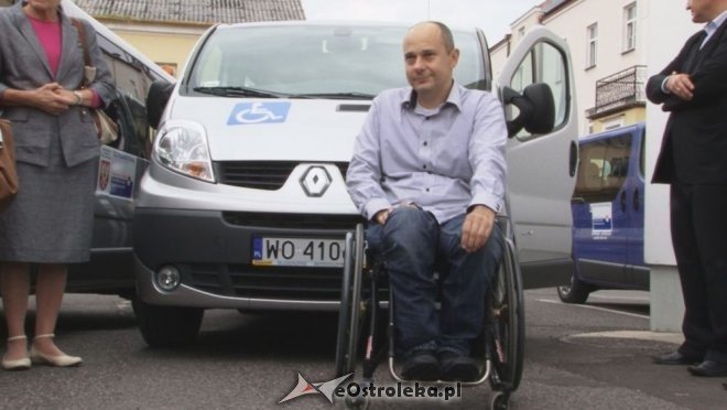 Przekazanie nowych samochodów od PFRON i Urzęd Miasta [12.09.2012] - zdjęcie #5 - eOstroleka.pl