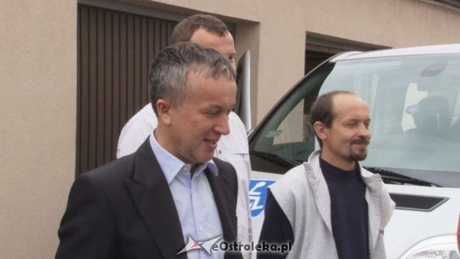 Przekazanie nowych samochodów od PFRON i Urzęd Miasta [12.09.2012] - zdjęcie #3 - eOstroleka.pl