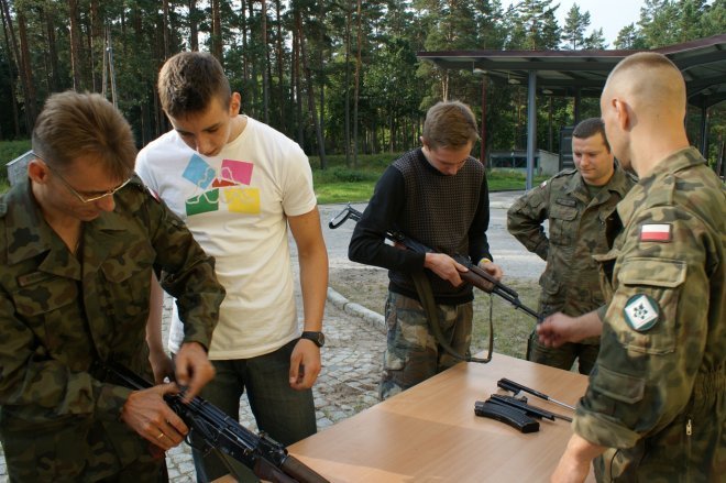 Klasa mundurowa z Kadzidła w Bemowie Piskim - zdjęcie #5 - eOstroleka.pl