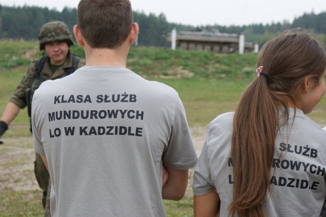 Klasa mundurowa z Kadzidła w Bemowie Piskim - zdjęcie #6 - eOstroleka.pl