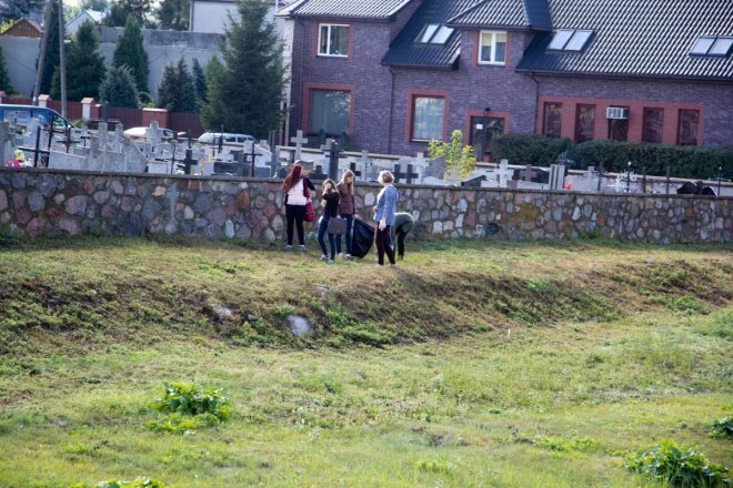 Młodzież po raz dziewiętnasty sprzątała świat [14 IV 2012] - zdjęcie #7 - eOstroleka.pl