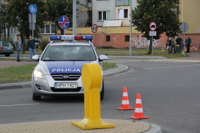 Ulica Witosa: Tir potrącił przechpodzącego przez przejście rowerzyste [15 IX 2012] - zdjęcie #9 - eOstroleka.pl